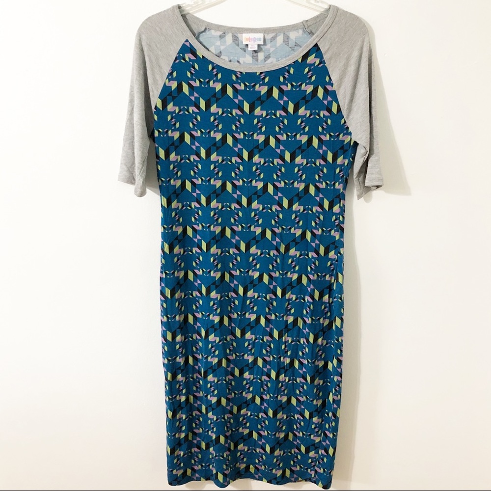 LulaRoe Irma Patterened Tee Shirt Dress Scoop Neck Raglan Half Sleeves Geometric
